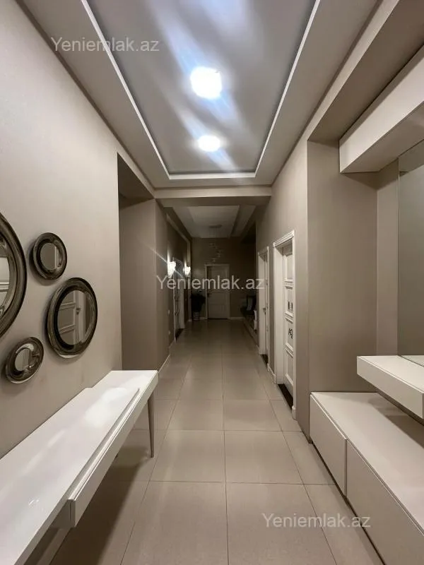 Satılır 4 otaqlı yeni tikili 210 m²