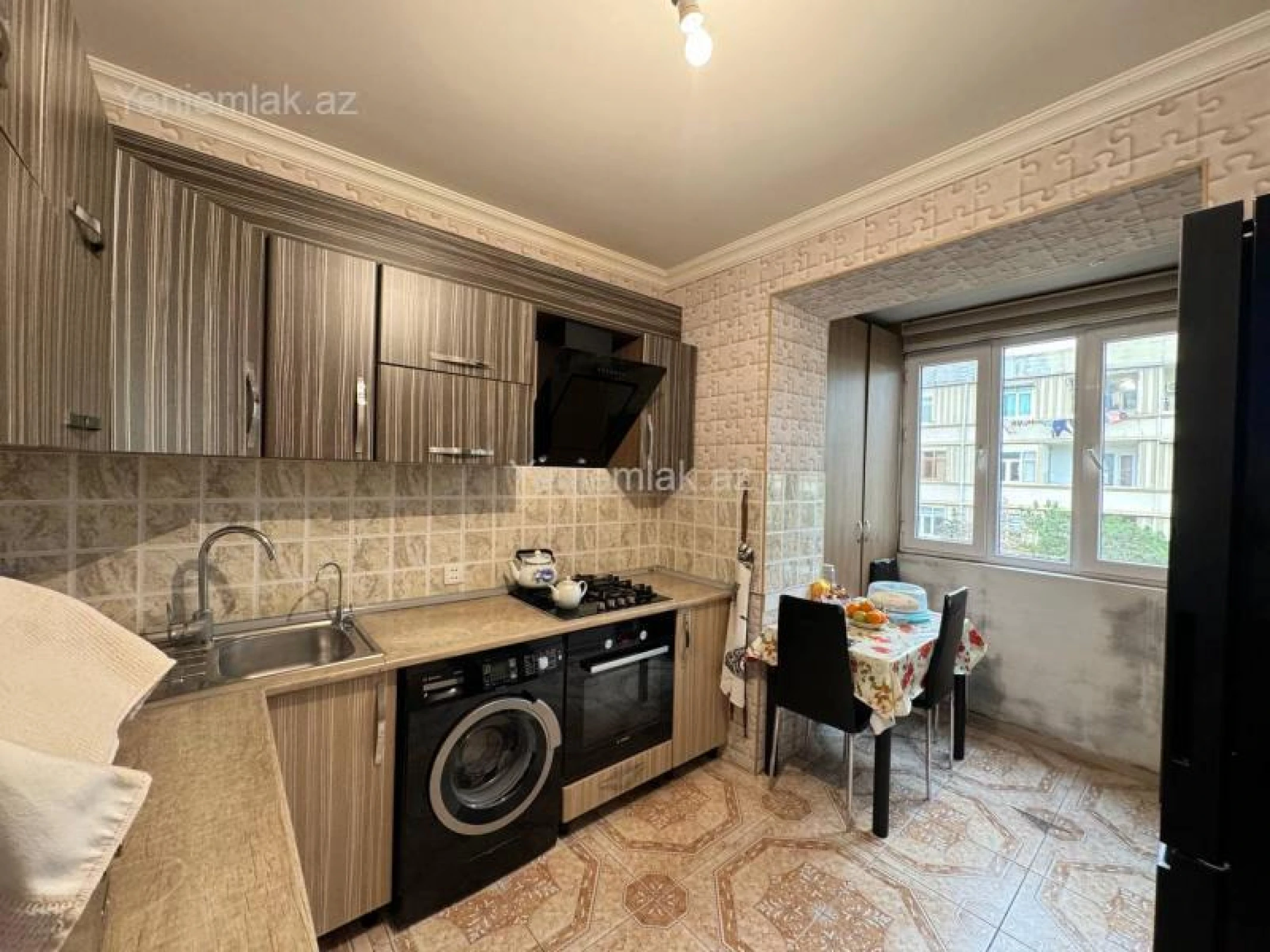 Satılır 5 otaqlı köhnə tikili 100 m²