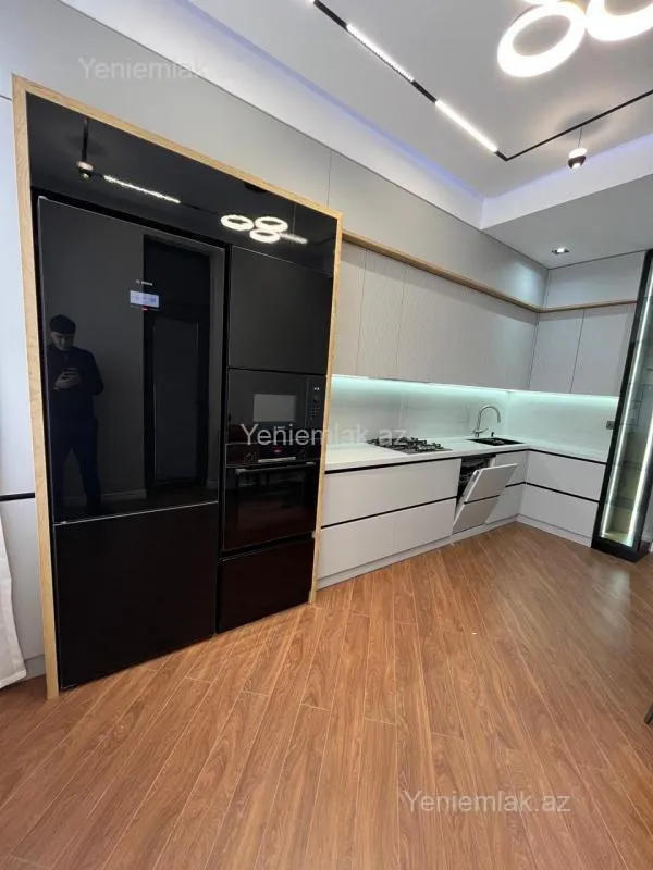 Satılır 3 otaqlı yeni tikili 137 m²