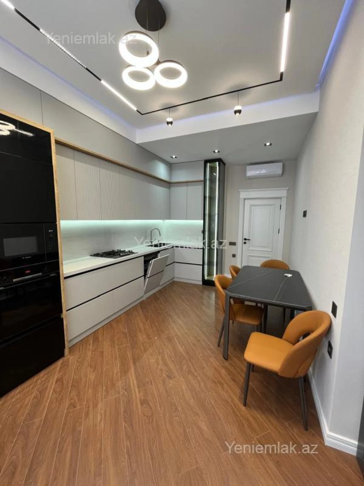 Satılır 3 otaqlı yeni tikili 137 m²