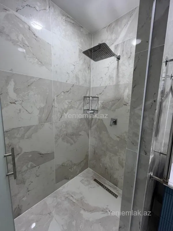 Satılır 3 otaqlı yeni tikili 137 m²