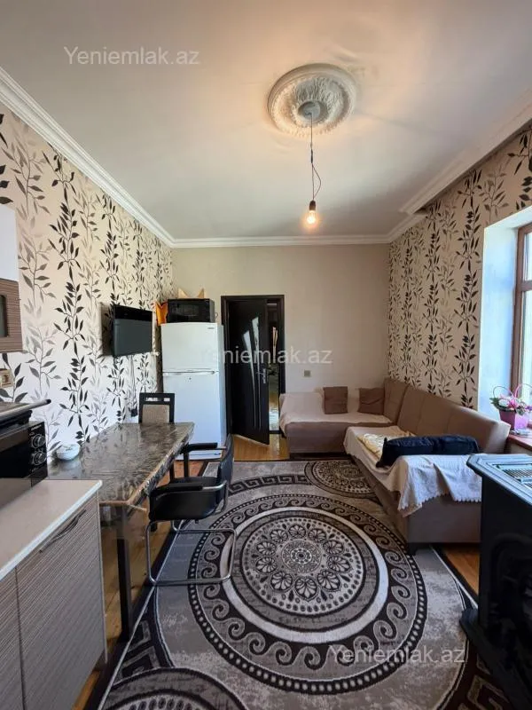 Satılır 3 otaqlı həyət evi 100 m²