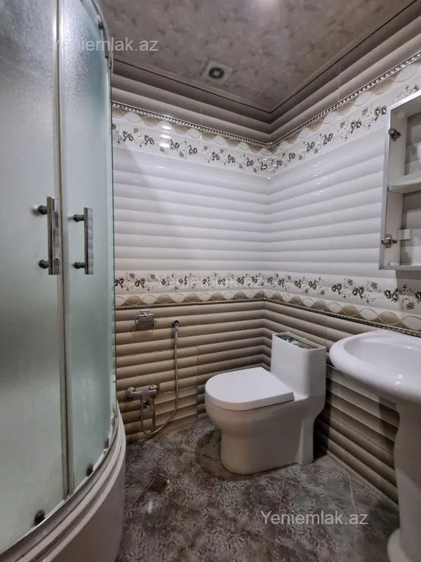 Satılır 3 otaqlı yeni tikili 125 m²