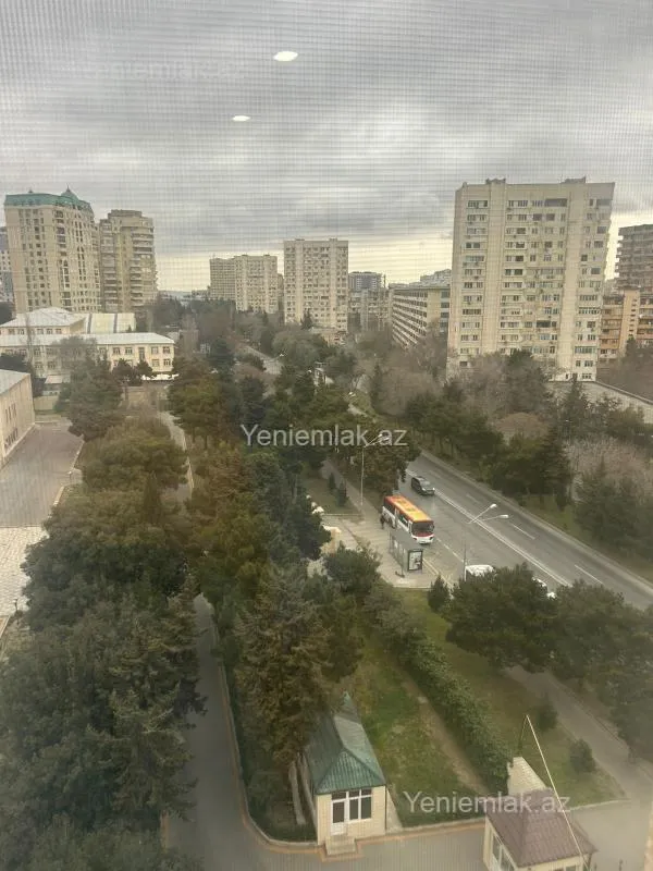 Satılır 2 otaqlı köhnə tikili 65 m²