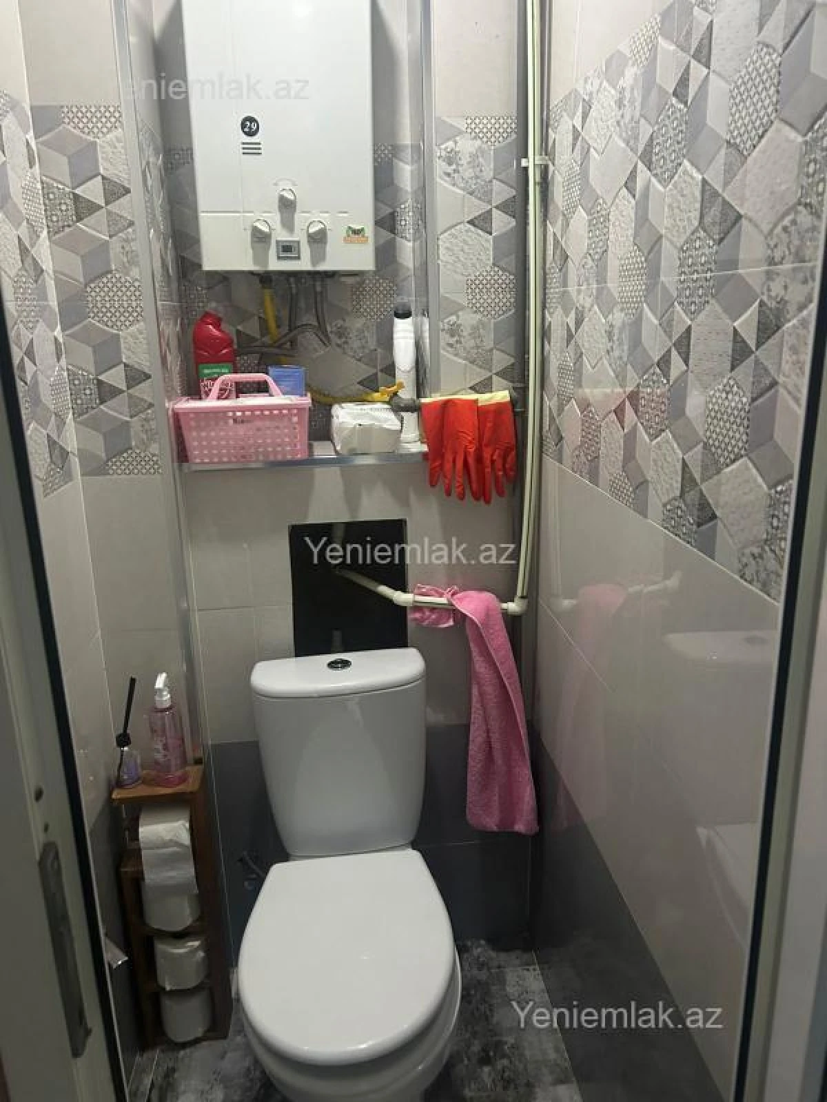 Satılır 2 otaqlı köhnə tikili 65 m²