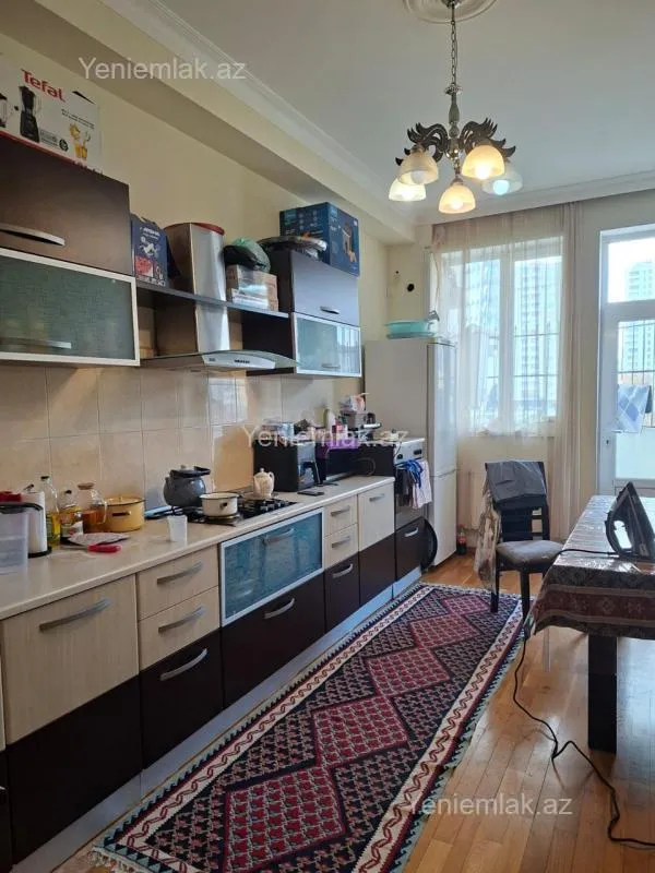 Satılır 3 otaqlı yeni tikili 150 m²