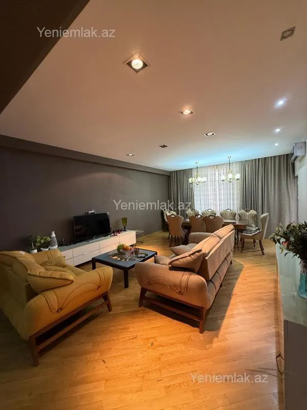 Satılır 3 otaqlı yeni tikili 137 m²