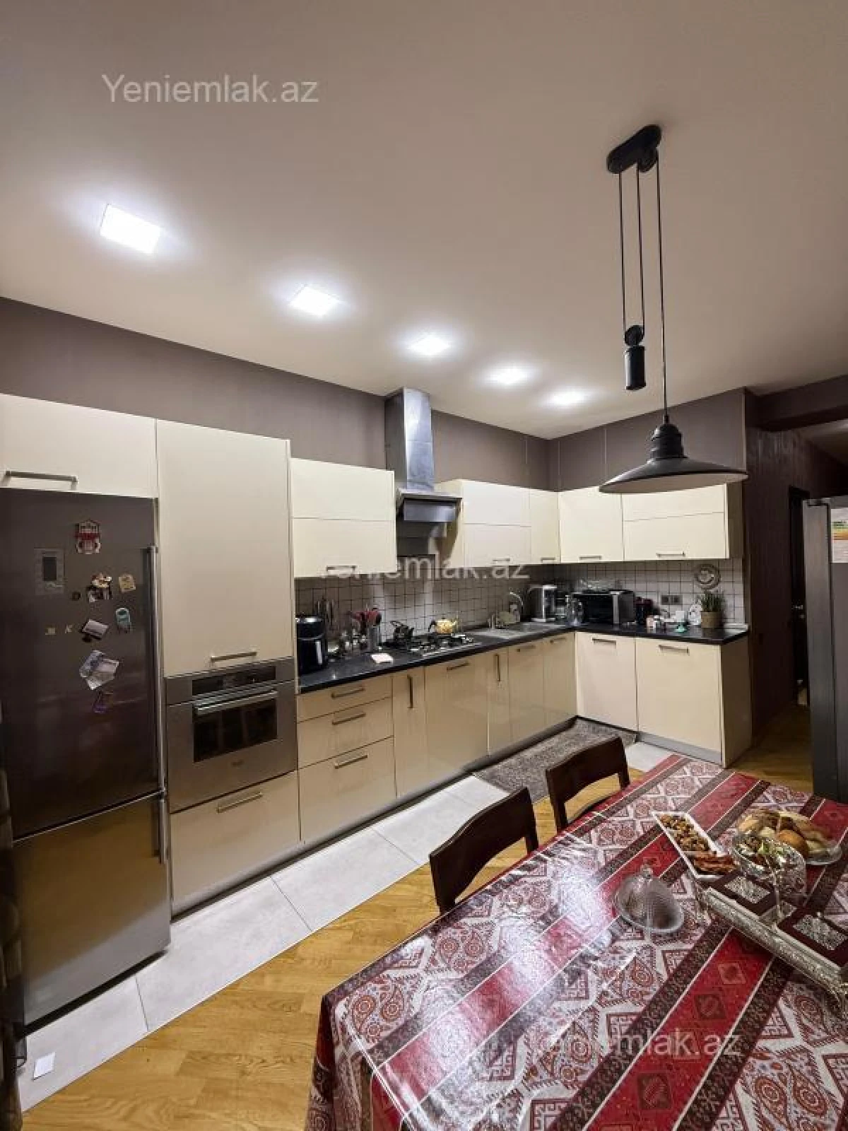 Satılır 3 otaqlı yeni tikili 137 m²