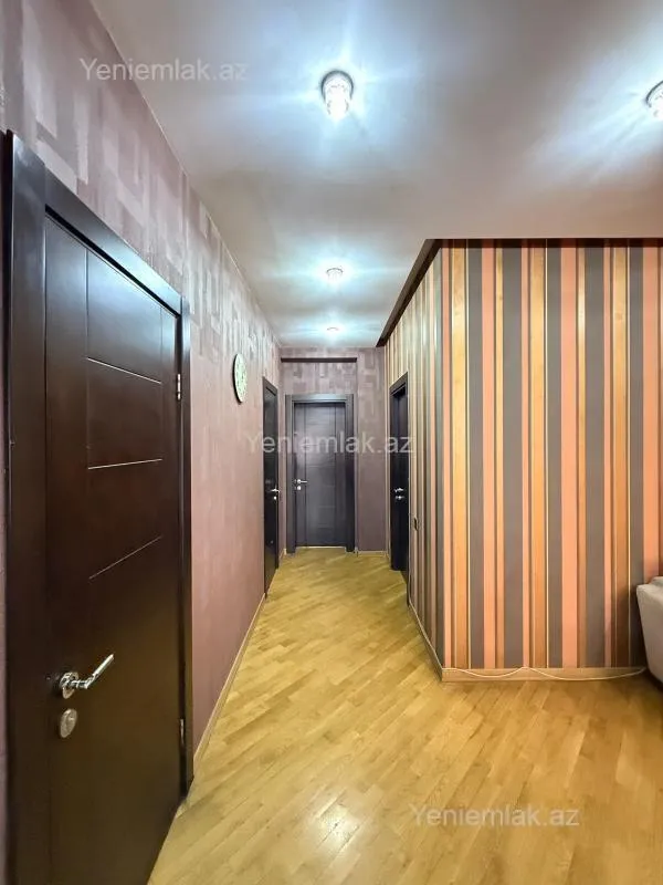Satılır 3 otaqlı yeni tikili 137 m²