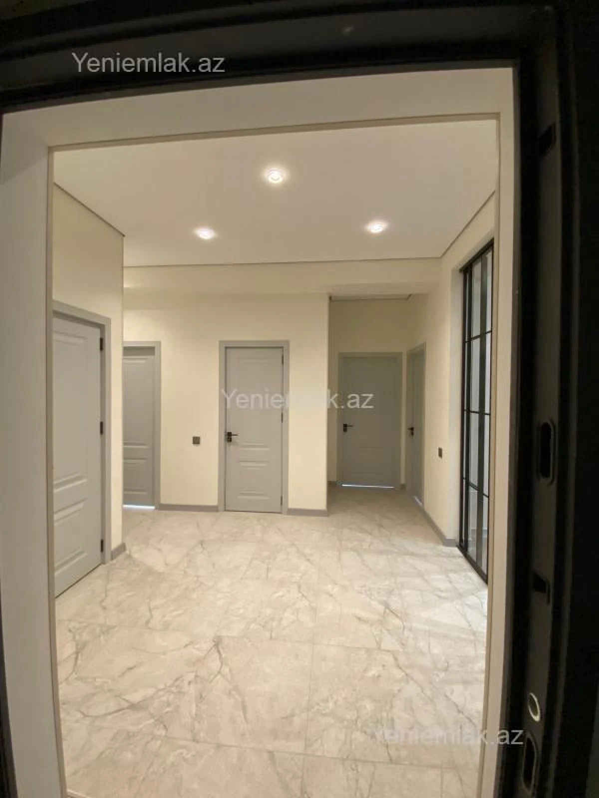 Satılır 3 otaqlı yeni tikili 100 m²