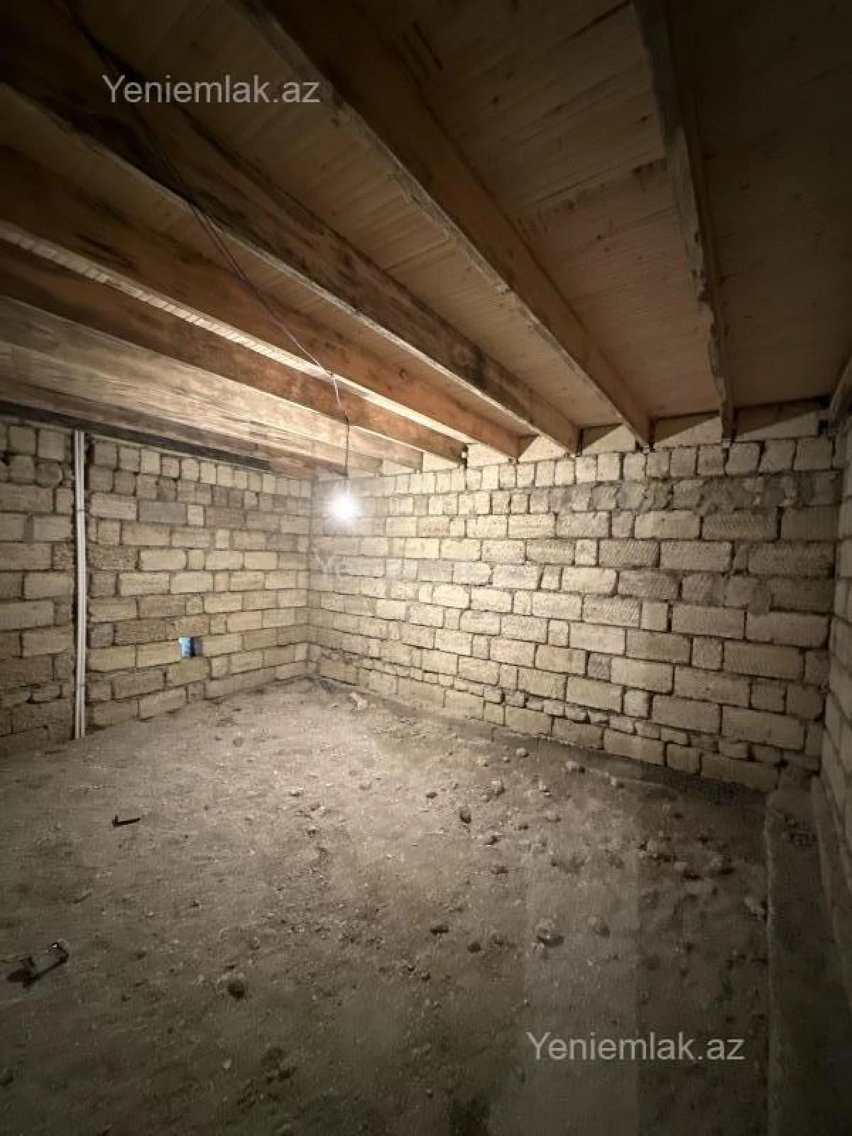 Satılır 4 otaqlı həyət evi 140 m²