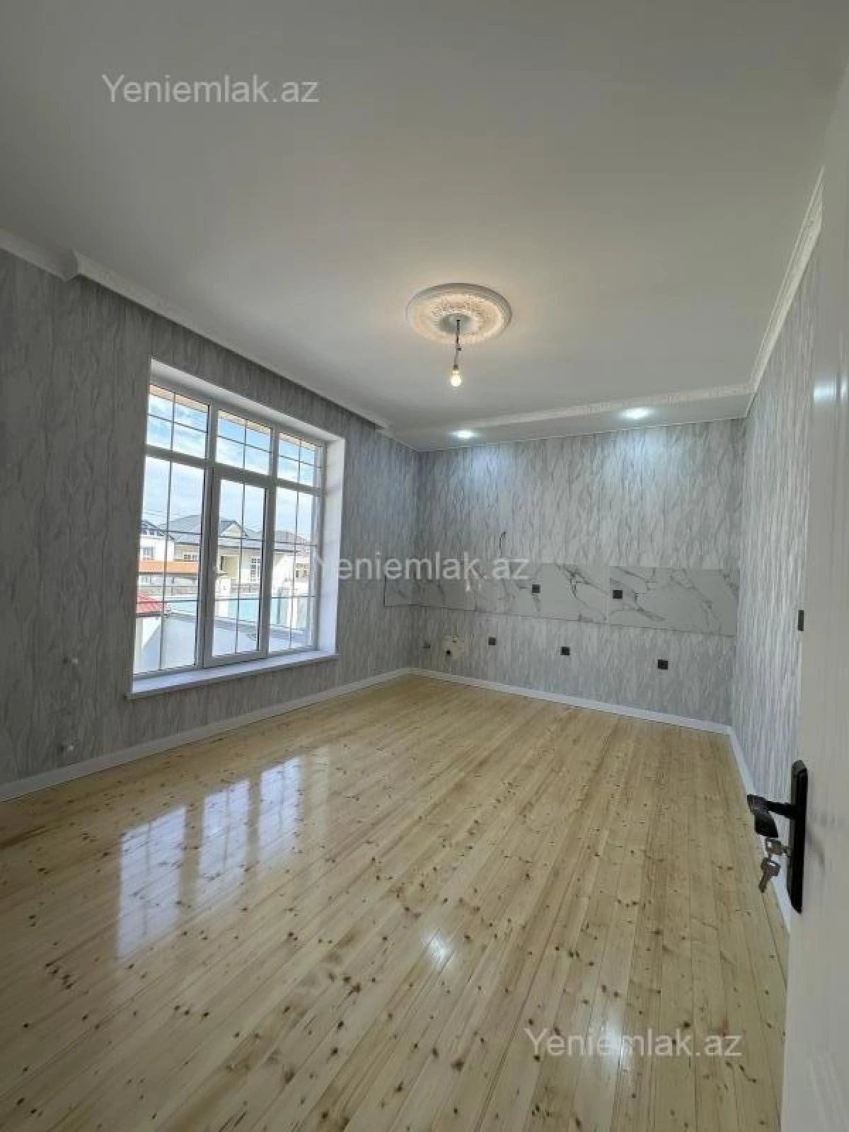 Satılır 4 otaqlı həyət evi 140 m²