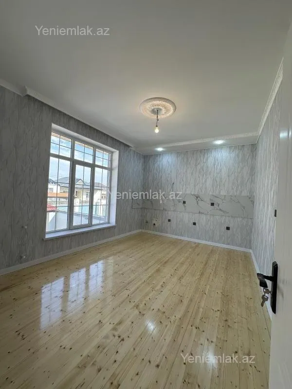 Satılır 4 otaqlı həyət evi 140 m²