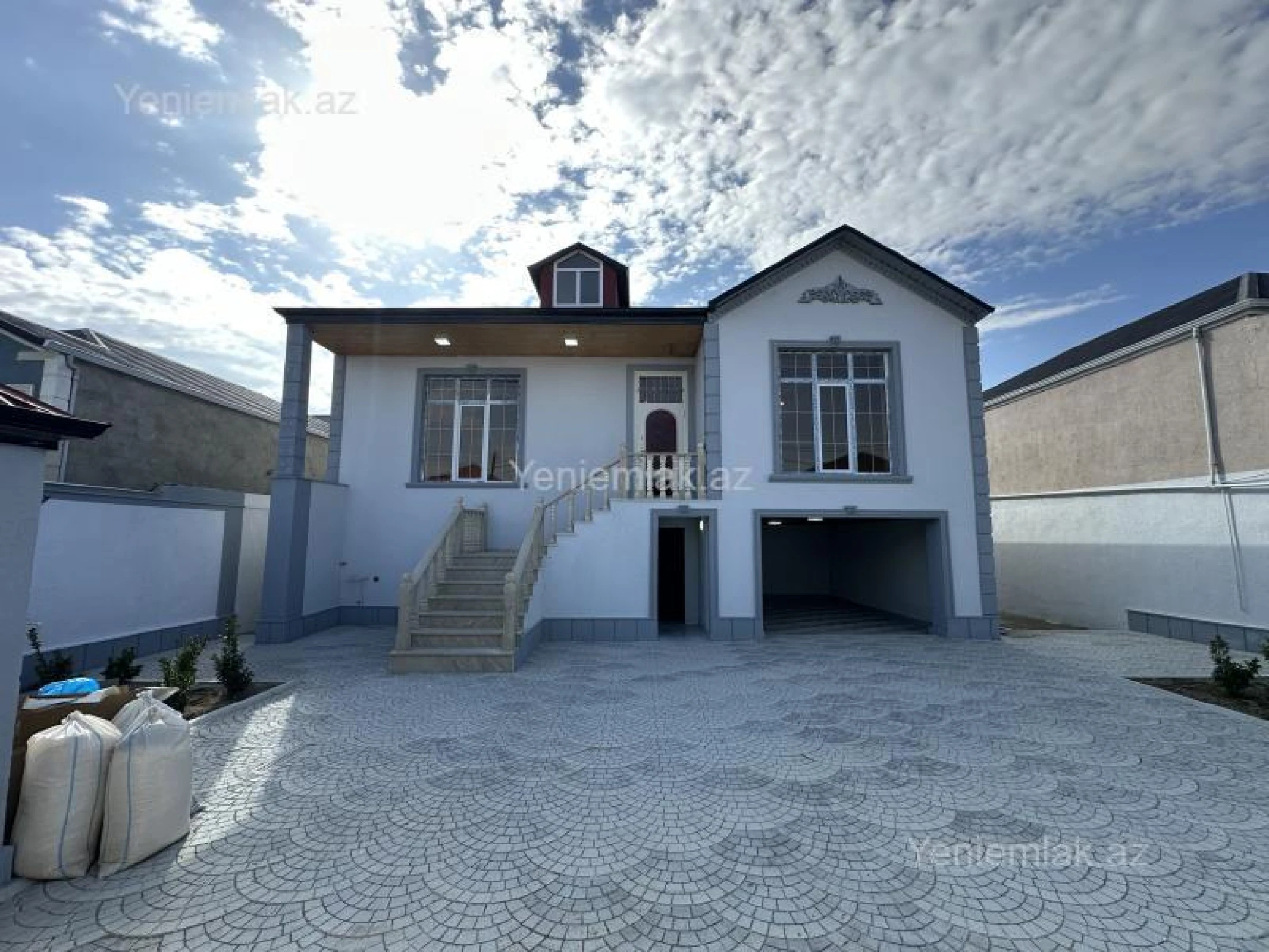 Satılır 4 otaqlı həyət evi 140 m²