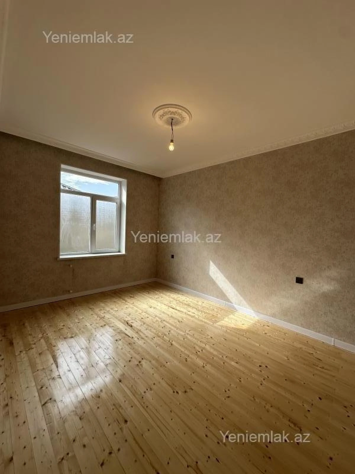 Satılır 4 otaqlı həyət evi 140 m²