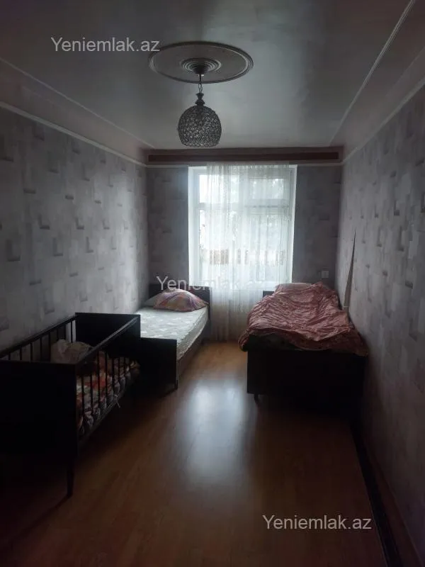 Satılır 3 otaqlı köhnə tikili 70 m²