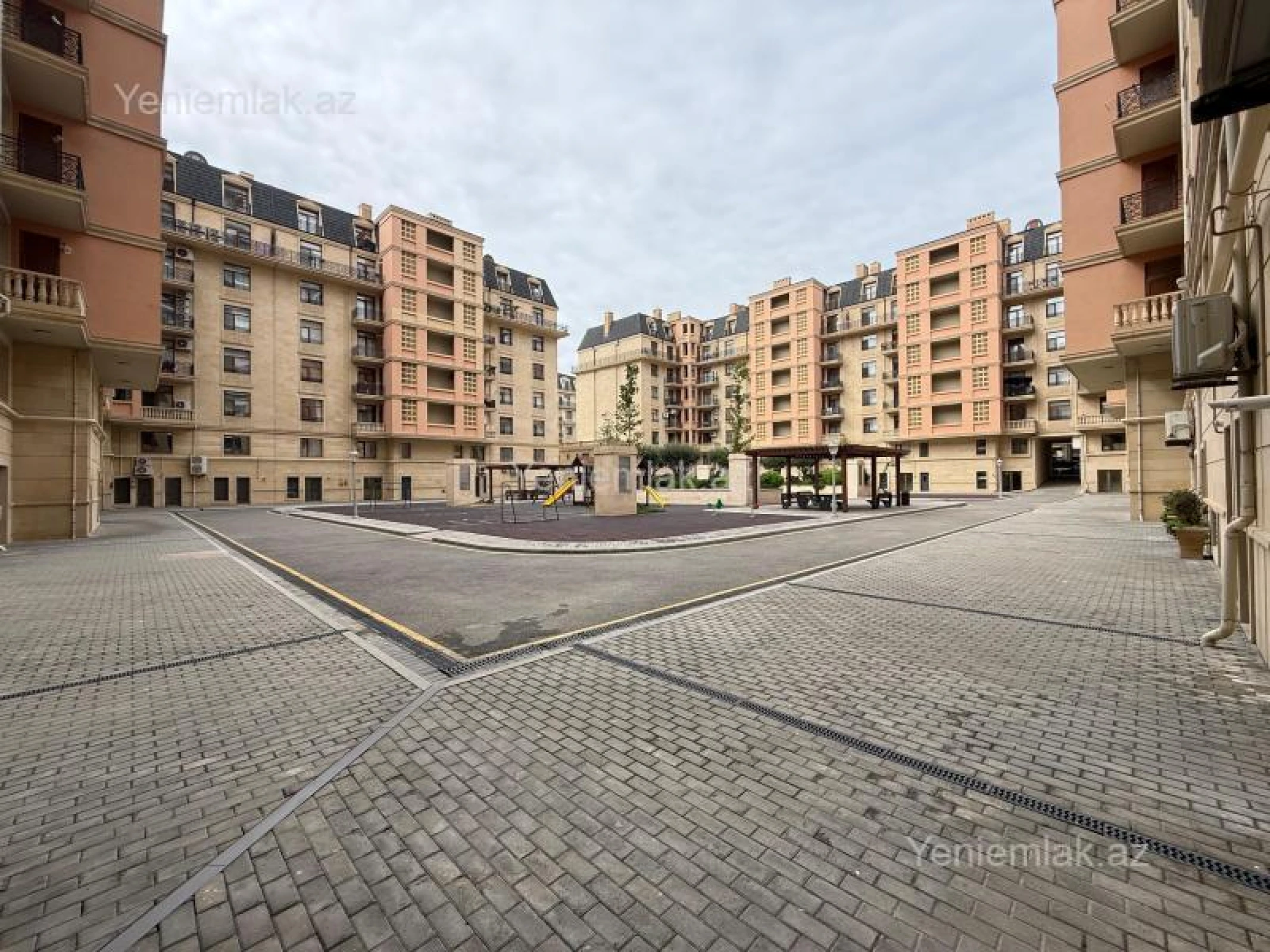 Satılır 4 otaqlı yeni tikili 170 m²