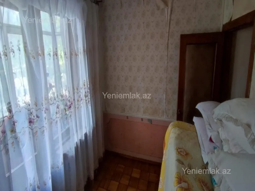 Satılır 4 otaqlı köhnə tikili 120 m²