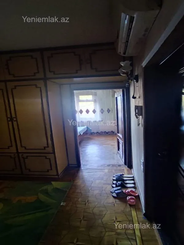 Satılır 4 otaqlı köhnə tikili 120 m²