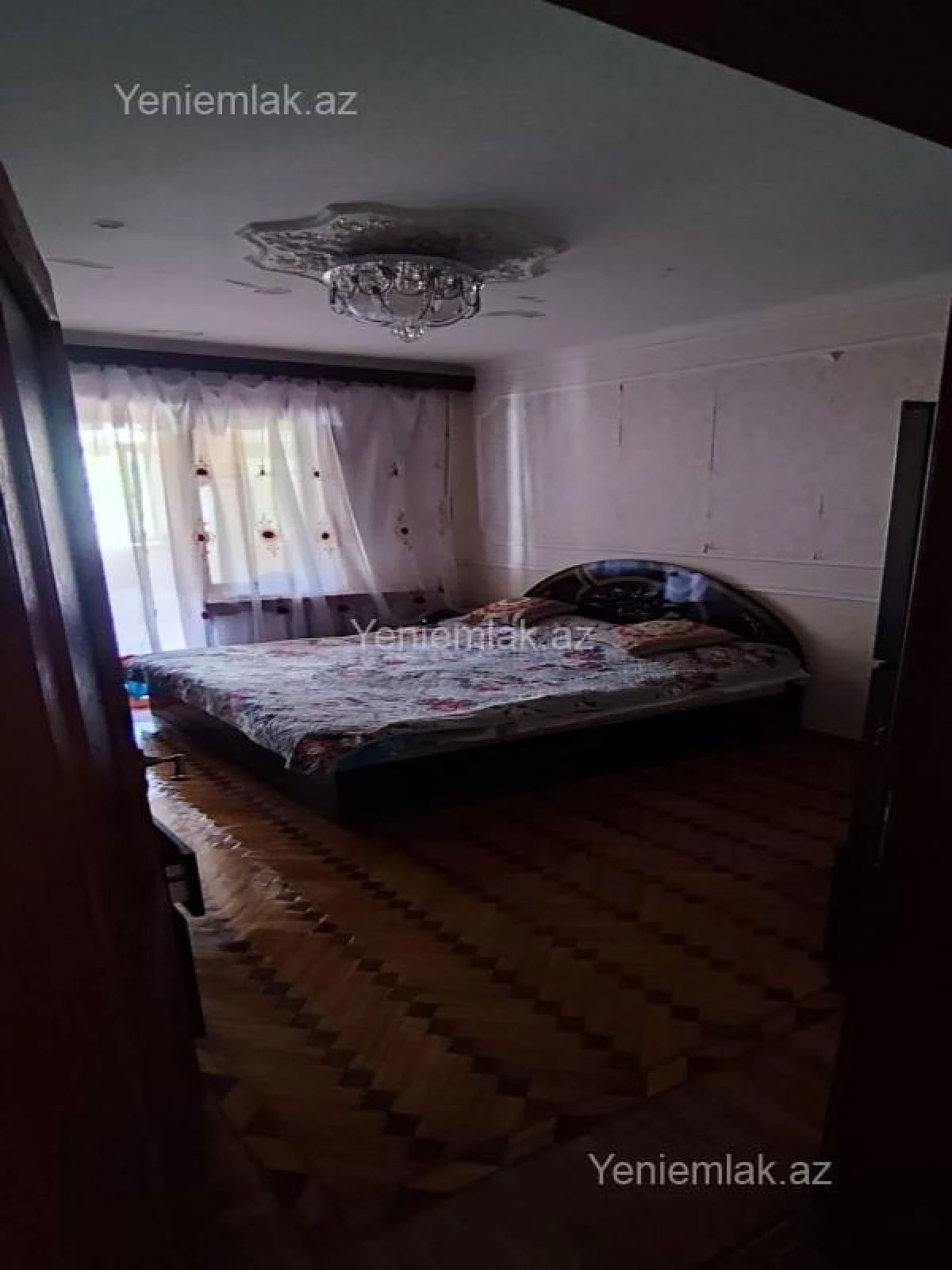 Satılır 4 otaqlı köhnə tikili 120 m²