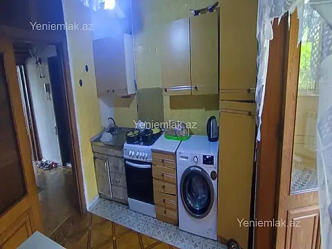 Satılır 4 otaqlı köhnə tikili 120 m²