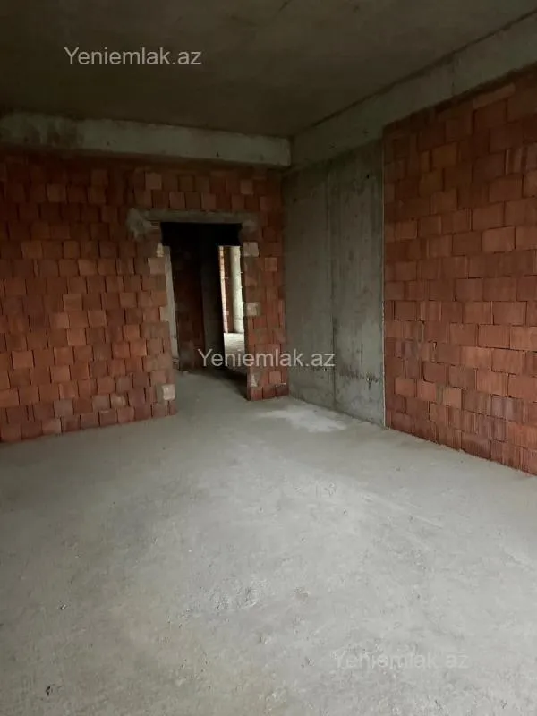 Satılır 3 otaqlı yeni tikili 100 m²