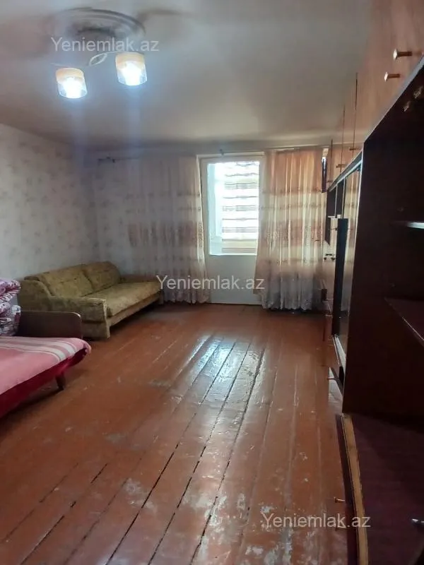 Satılır 1 otaqlı köhnə tikili 32 m²