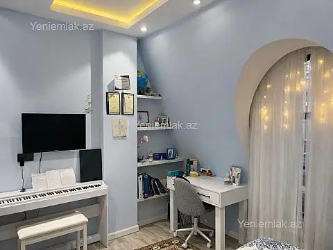 Satılır 4 otaqlı yeni tikili 135 m²