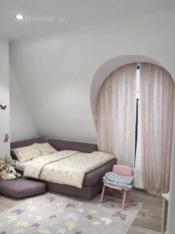 Satılır 4 otaqlı yeni tikili 135 m²