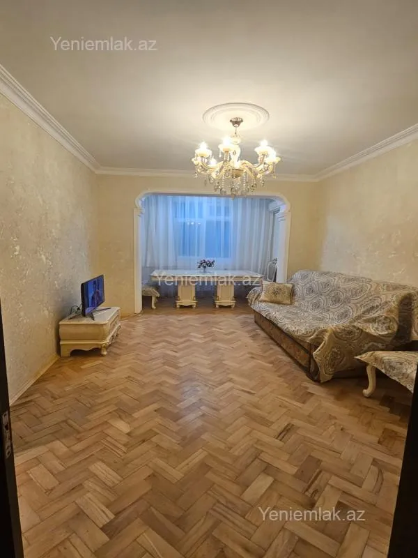 Satılır 2 otaqlı köhnə tikili 55 m²