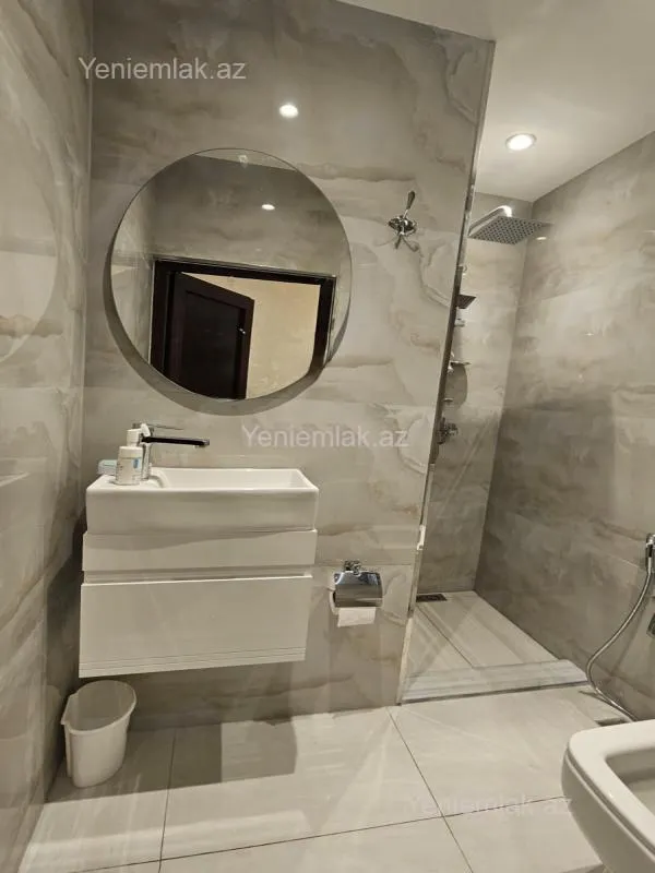 Satılır 2 otaqlı köhnə tikili 55 m²
