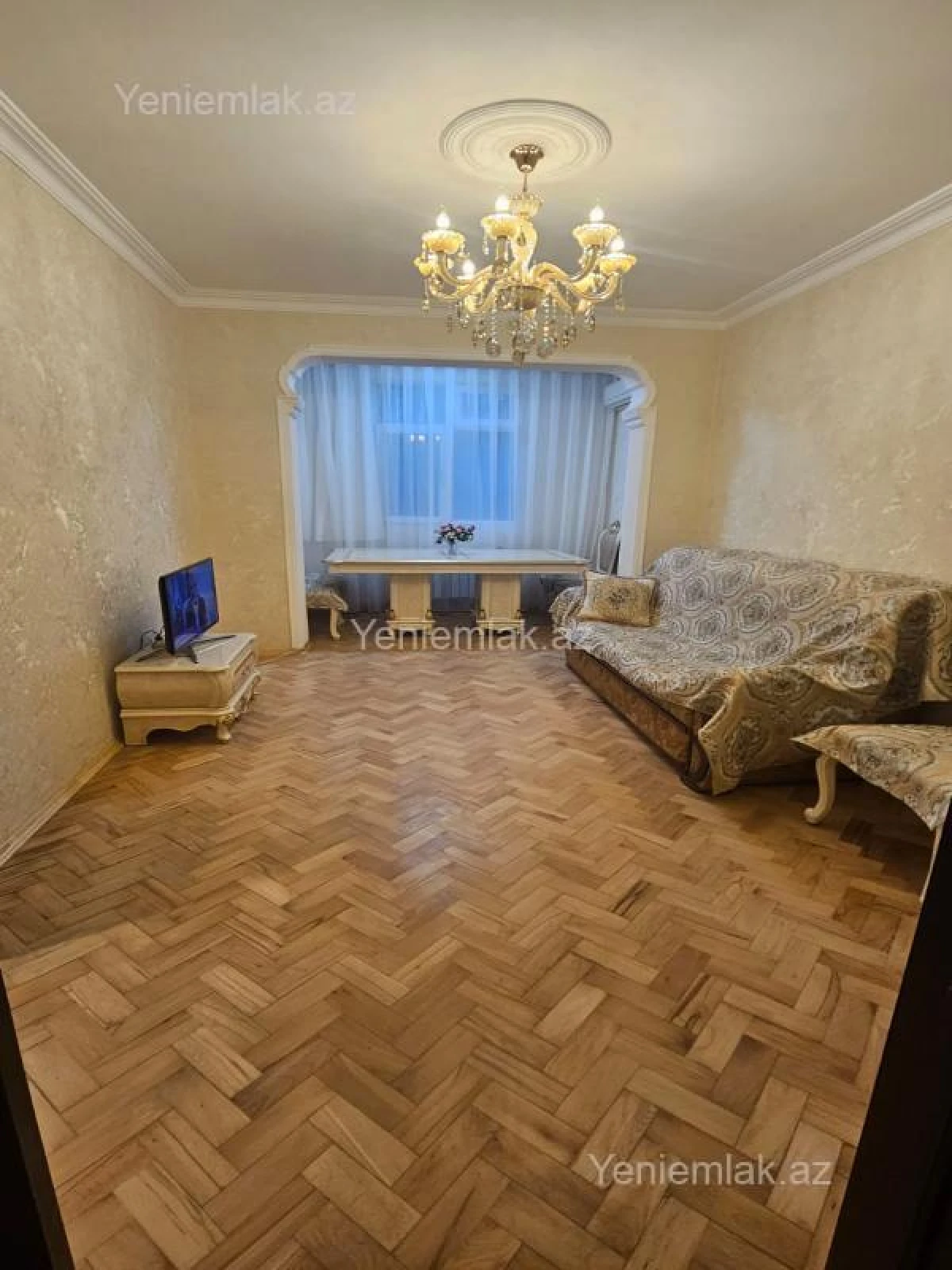 Satılır 2 otaqlı köhnə tikili 55 m²