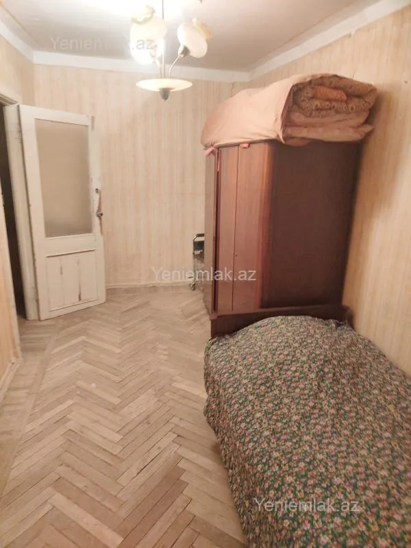 Satılır 2 otaqlı köhnə tikili 50 m²