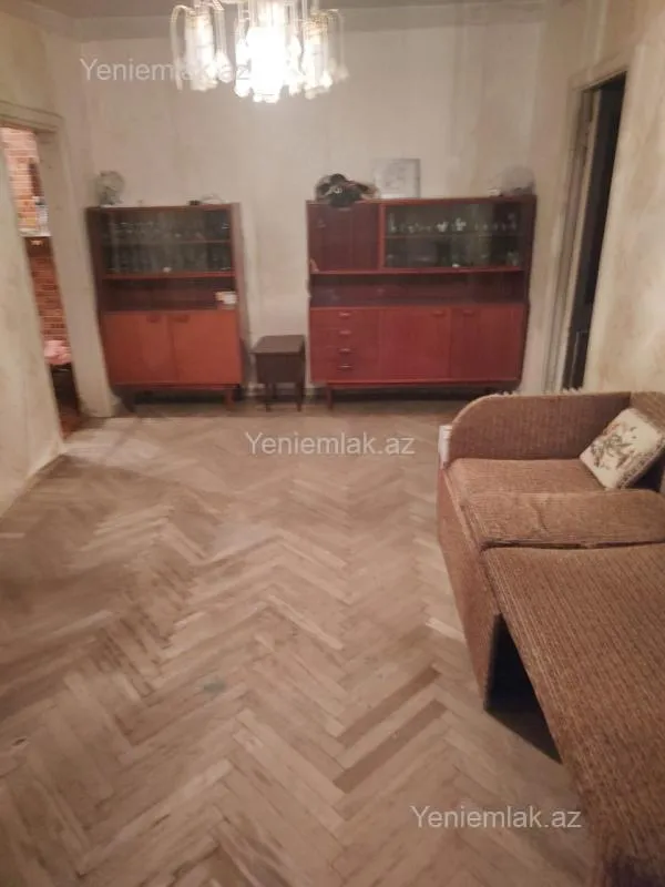 Satılır 2 otaqlı köhnə tikili 50 m²