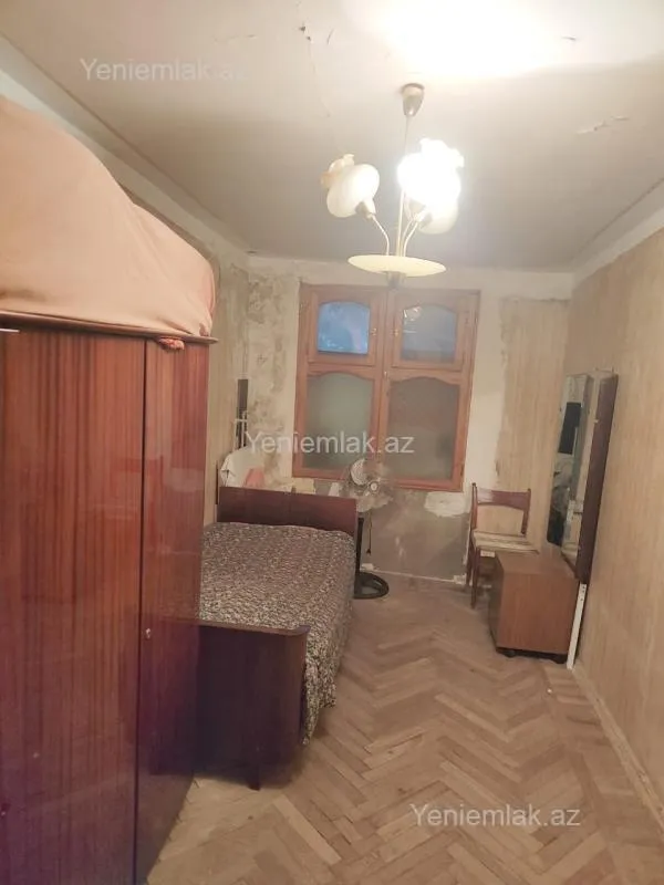 Satılır 2 otaqlı köhnə tikili 50 m²