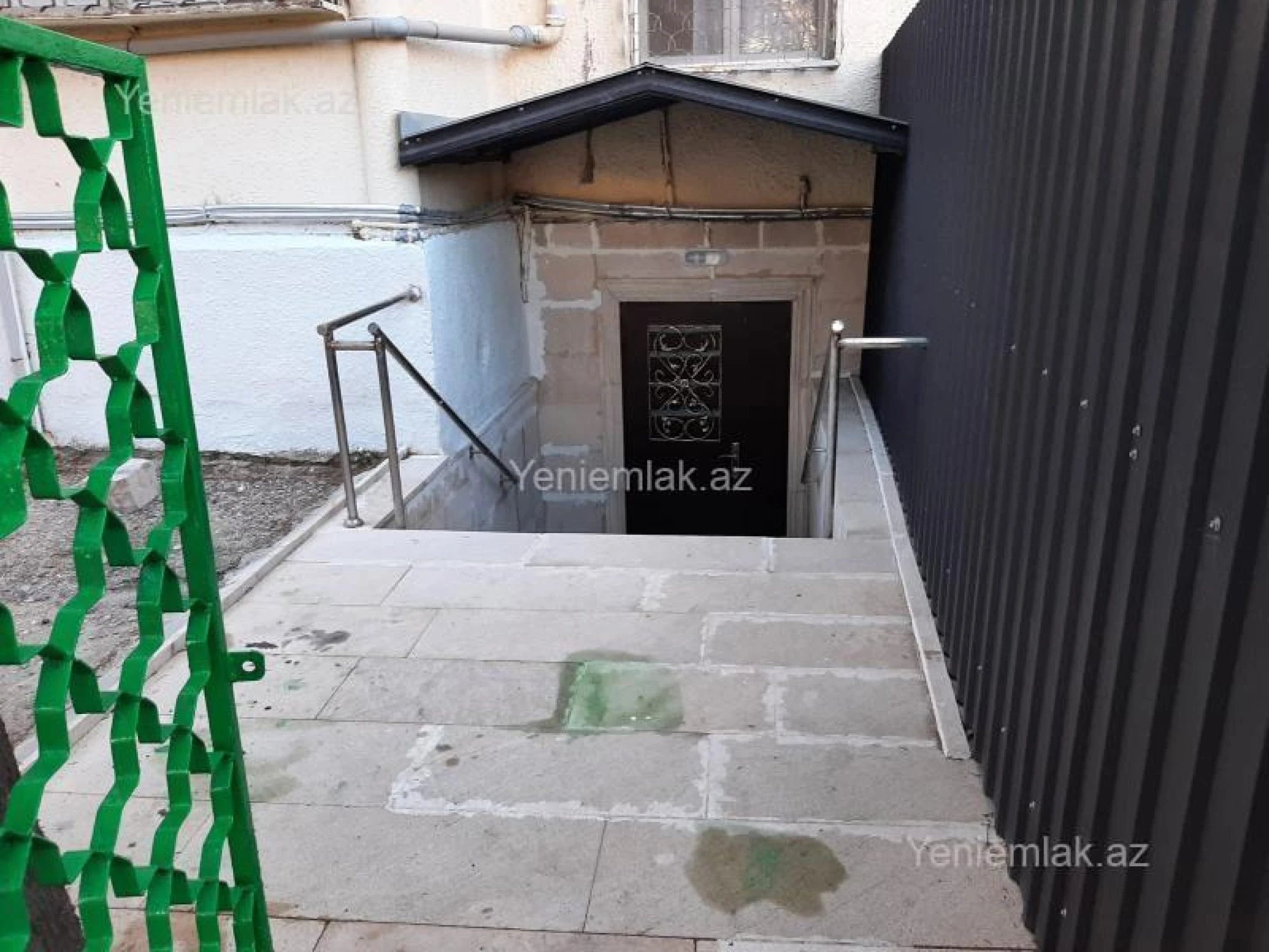 Satılır 3 otaqlı köhnə tikili 207 m²