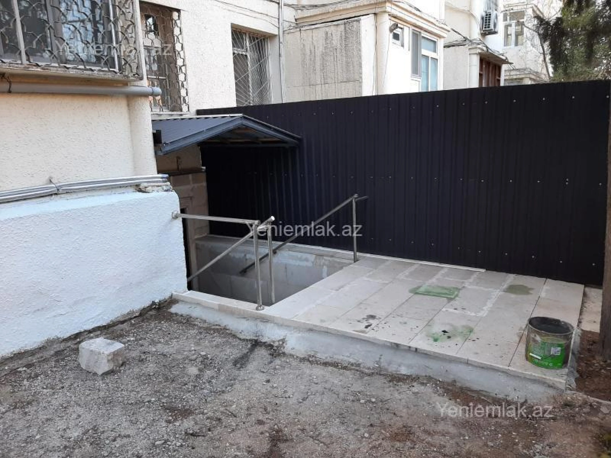 Satılır 3 otaqlı köhnə tikili 207 m²