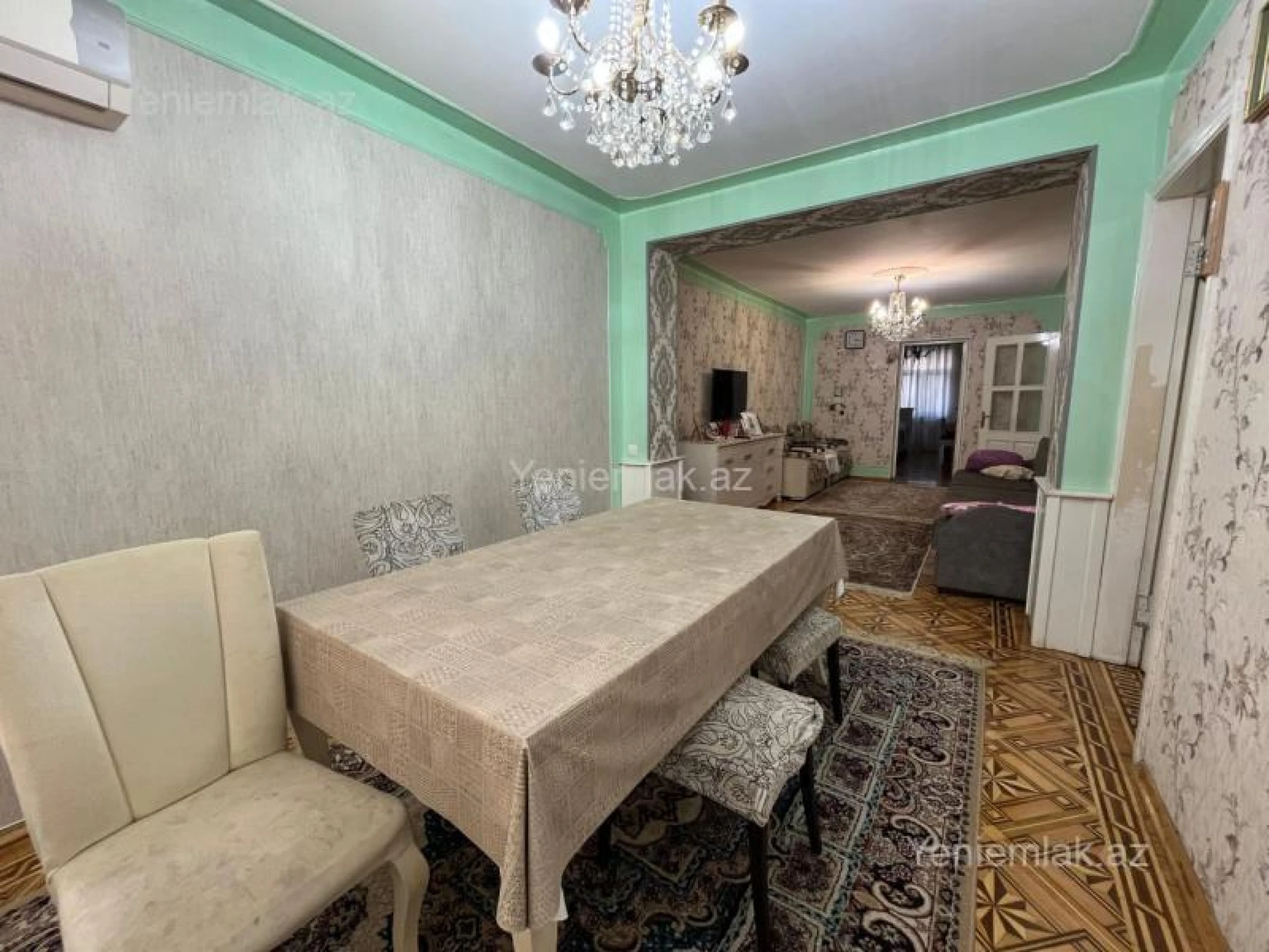 Satılır 3 otaqlı köhnə tikili 207 m²