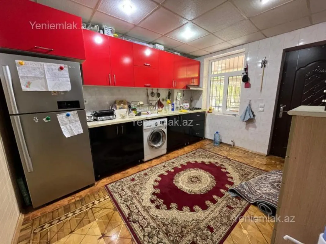 Satılır 3 otaqlı köhnə tikili 207 m²