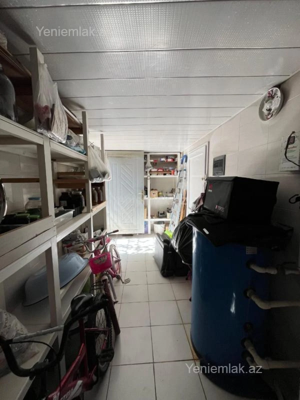 Satılır 3 otaqlı köhnə tikili 207 m²