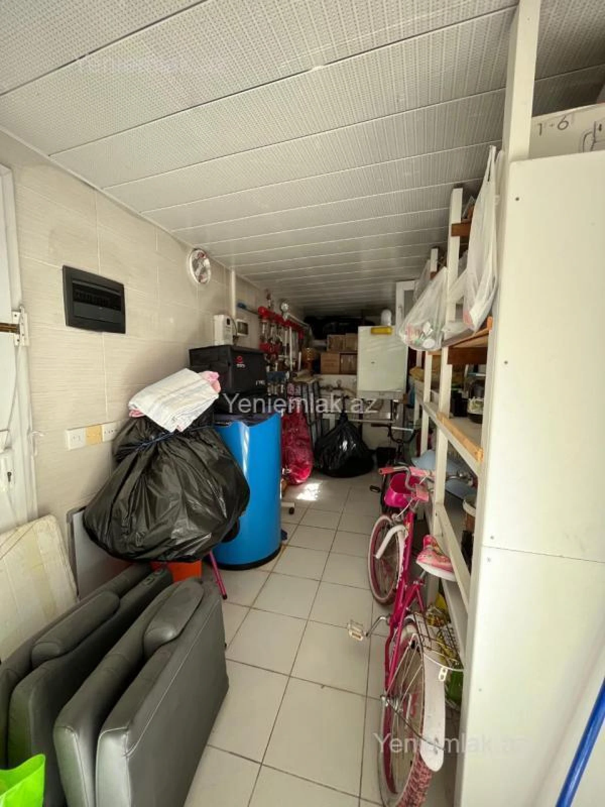 Satılır 3 otaqlı köhnə tikili 207 m²