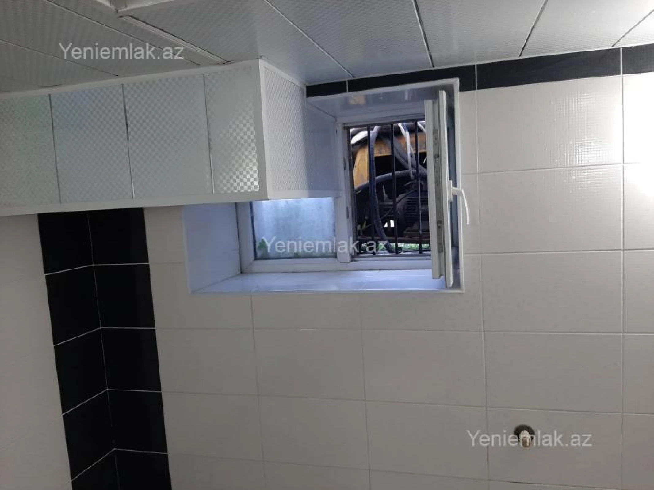 Satılır 3 otaqlı köhnə tikili 207 m²