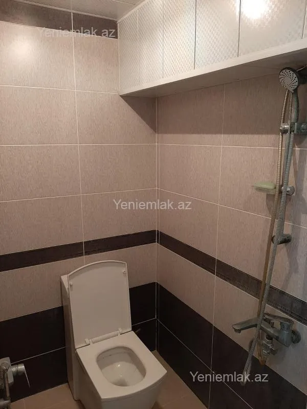 Satılır 3 otaqlı köhnə tikili 207 m²
