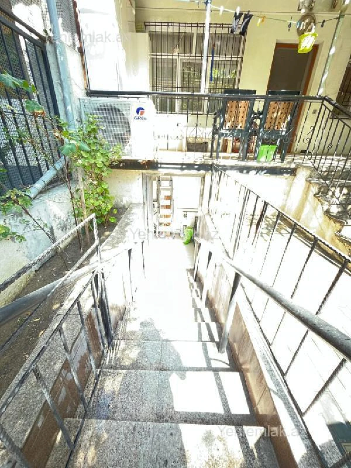 Satılır 3 otaqlı köhnə tikili 207 m²