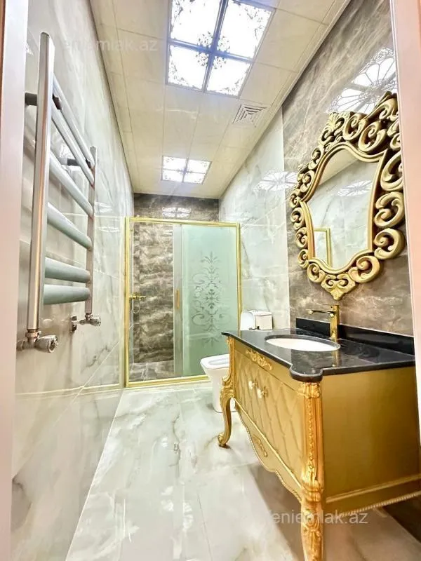 Satılır 4 otaqlı yeni tikili 215 m²