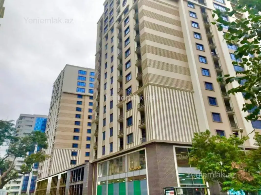 Satılır 4 otaqlı yeni tikili 215 m²