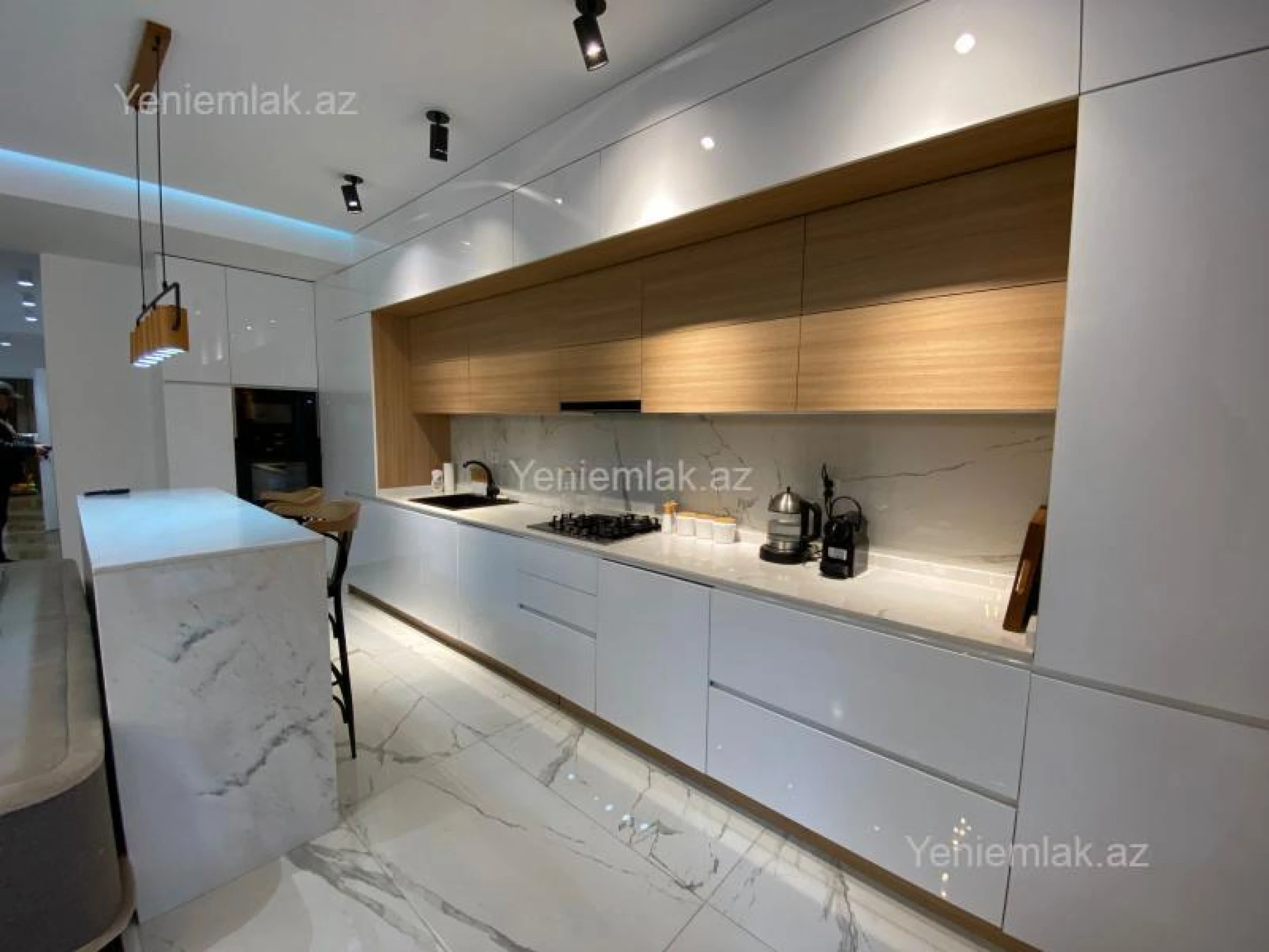 Satılır 3 otaqlı yeni tikili 120 m²