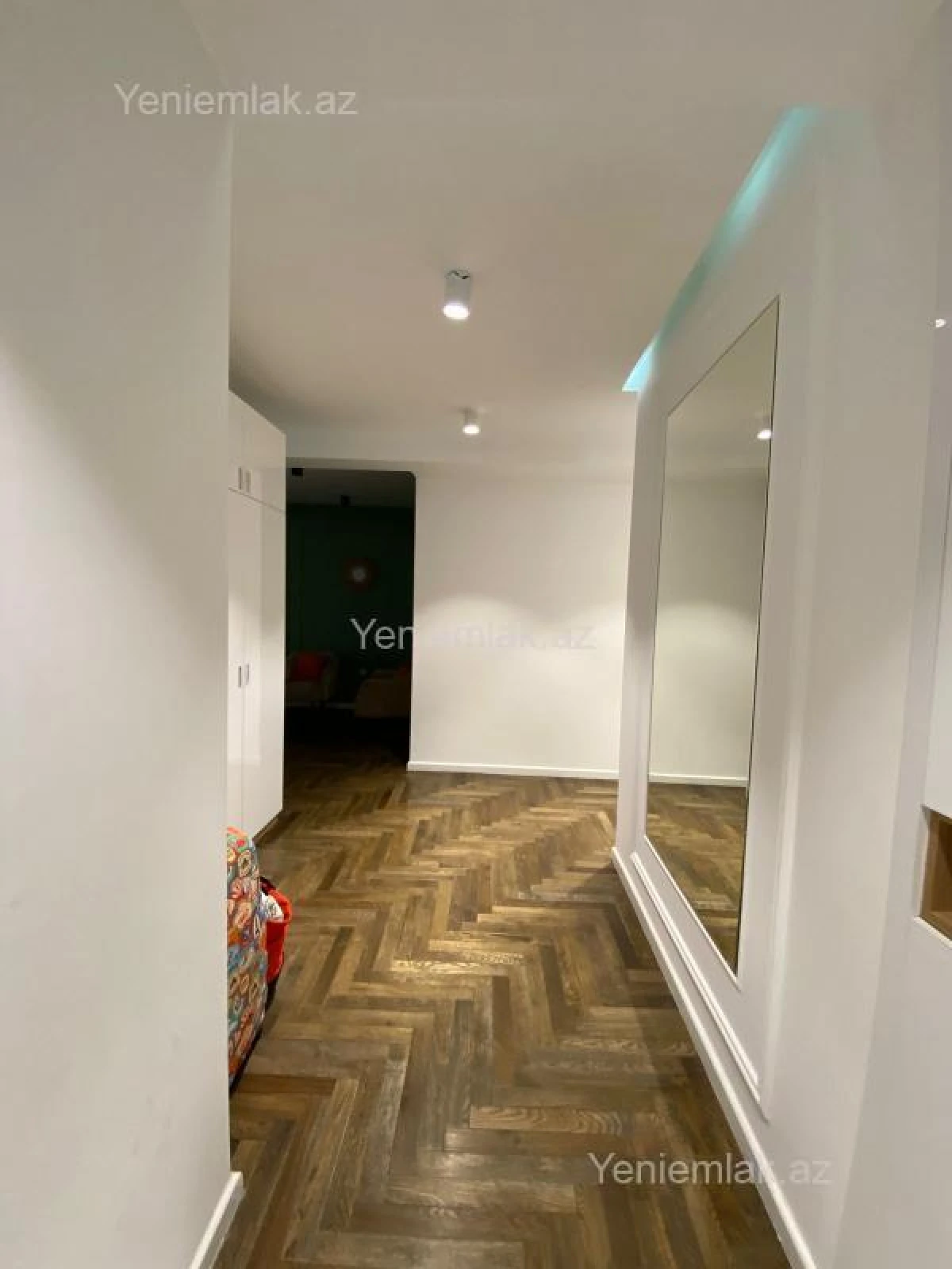 Satılır 3 otaqlı yeni tikili 120 m²