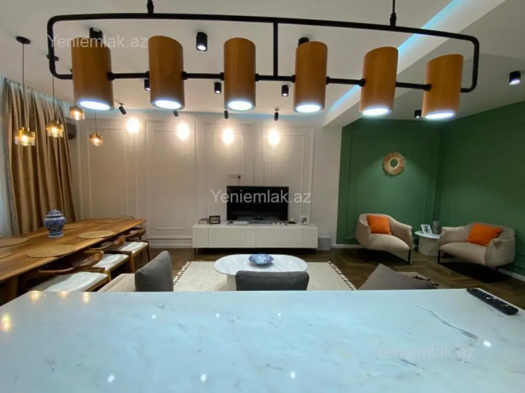 Satılır 3 otaqlı yeni tikili 120 m²