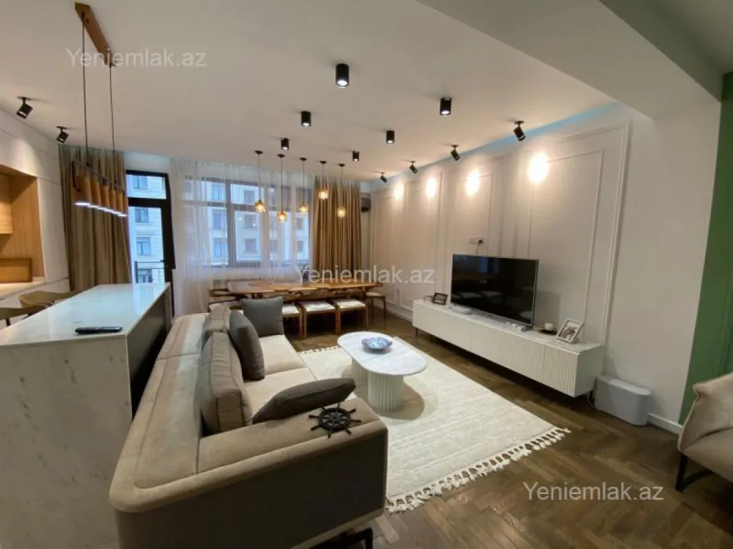 Satılır 3 otaqlı yeni tikili 120 m²
